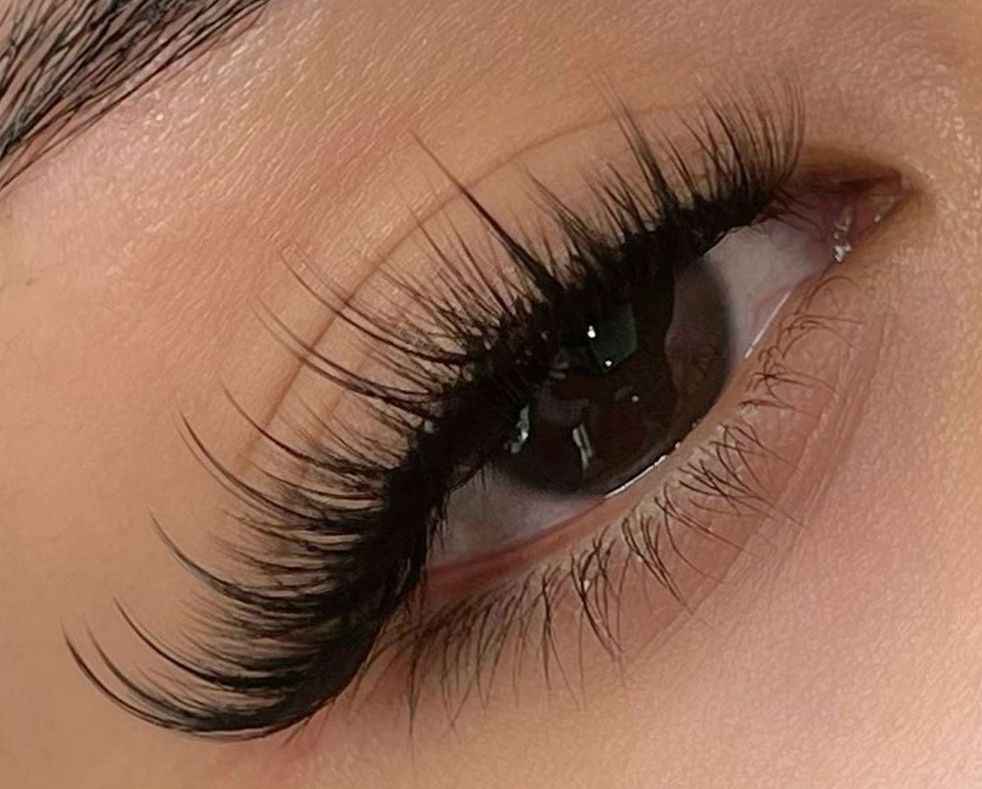 Wispy Lashes treatment area for women